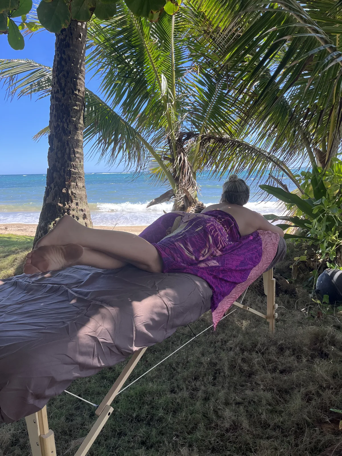 Massage session at ʻŌiwi Ola